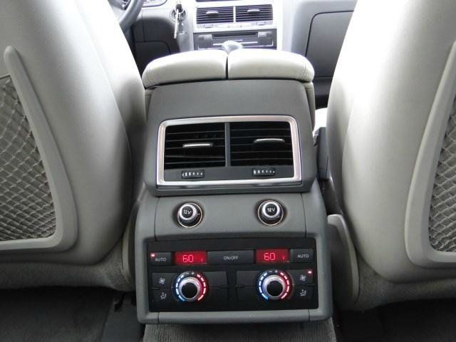 Audi Q7 2011 photo 16