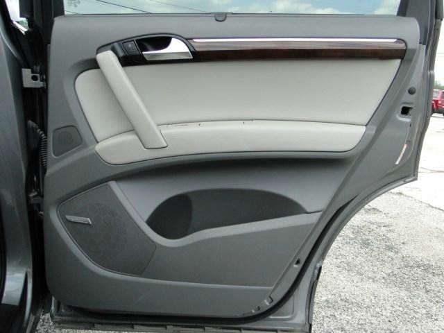 Audi Q7 2011 photo 9