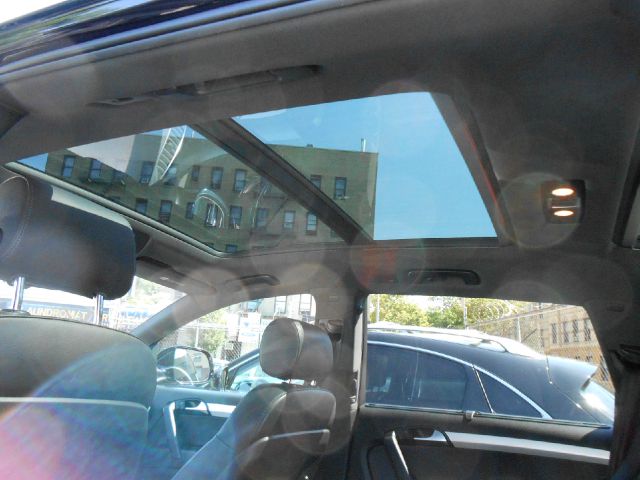 Audi Q7 2011 photo 4