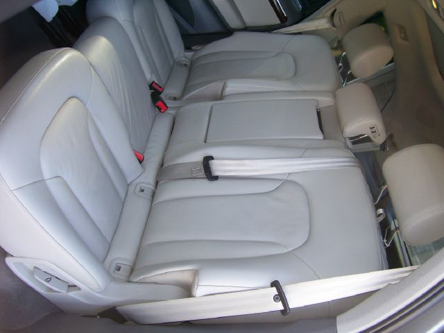 Audi Q7 2011 photo 10