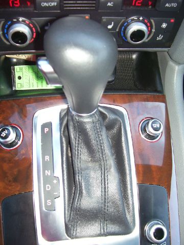 Audi Q7 2011 photo 14