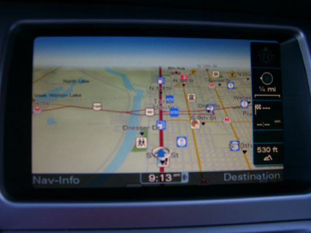 Audi Q7 2011 photo 16