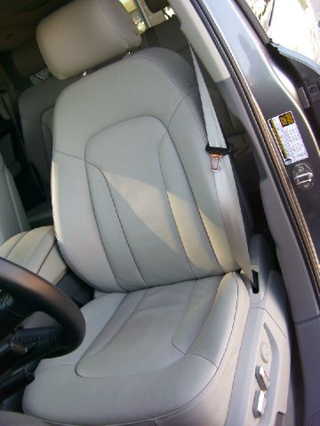 Audi Q7 2011 photo 20