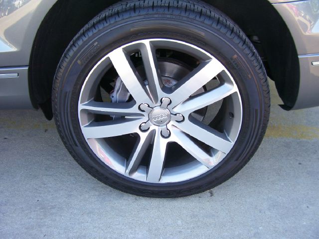 Audi Q7 2011 photo 21