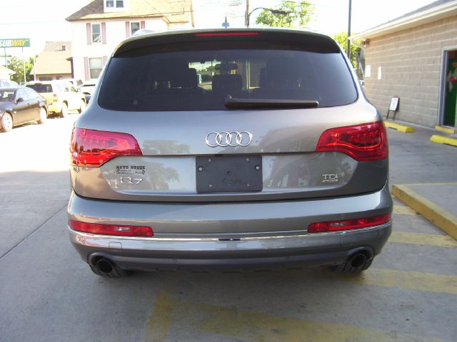 Audi Q7 2011 photo 23