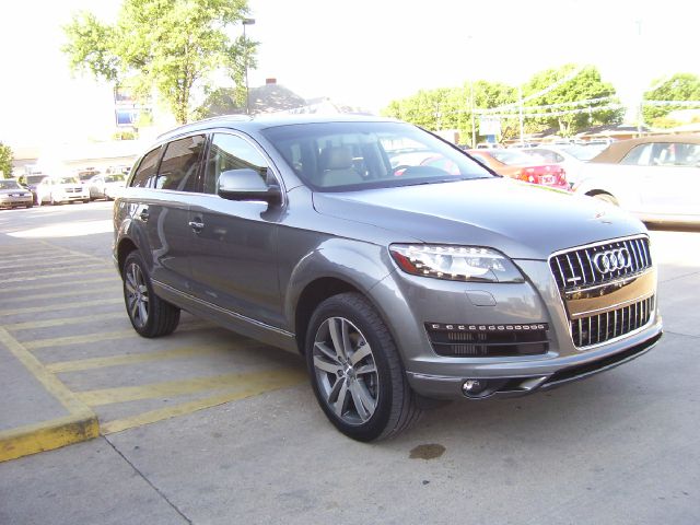 Audi Q7 2011 photo 28
