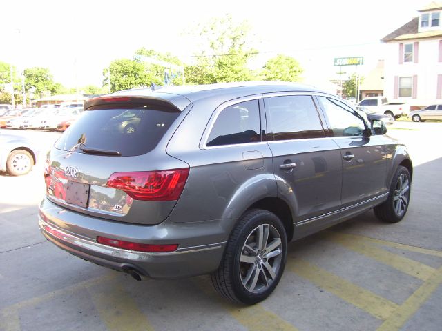 Audi Q7 2011 photo 8
