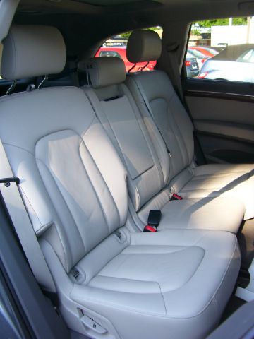 Audi Q7 2011 photo 9