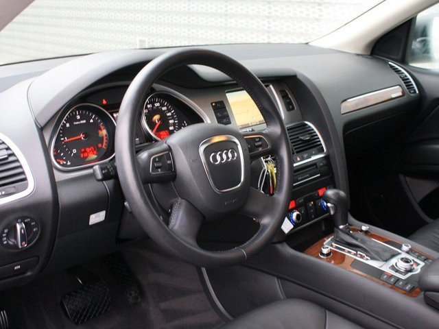 Audi Q7 2011 photo 1