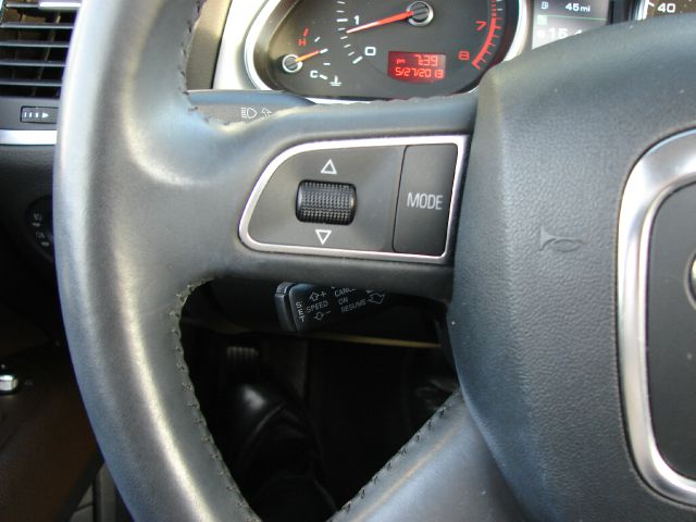 Audi Q7 2011 photo 0
