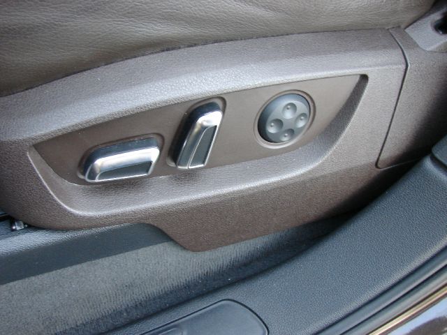Audi Q7 2011 photo 2