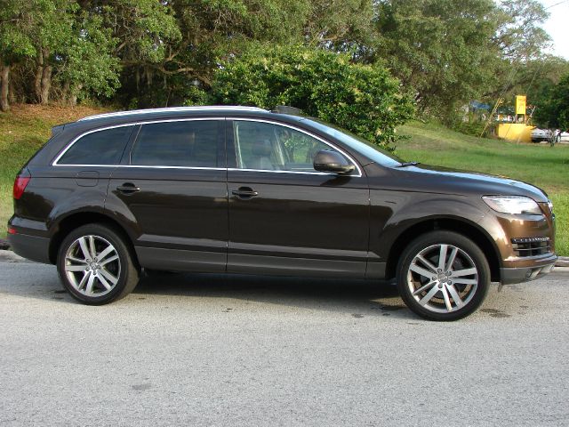 Audi Q7 2011 photo 26