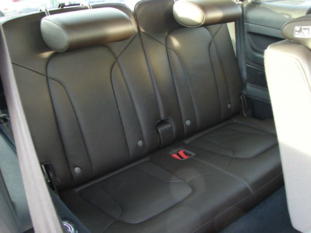 Audi Q7 2011 photo 28
