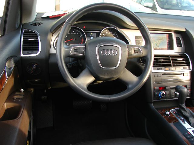Audi Q7 2011 photo 53
