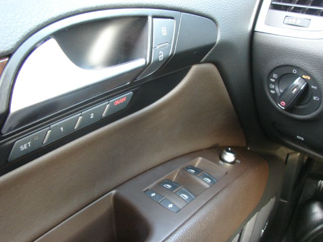 Audi Q7 2011 photo 9