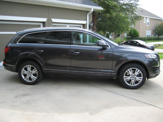 Audi Q7 2011 photo 1