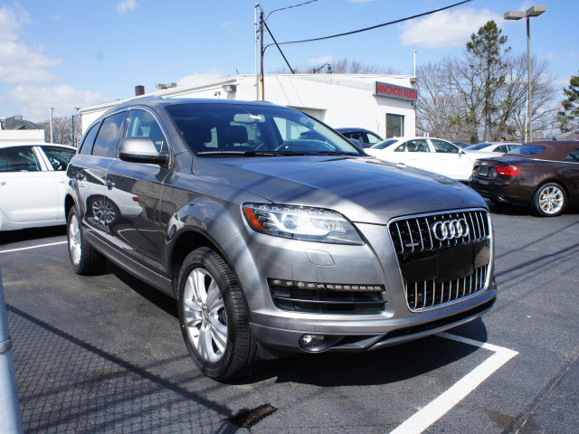 Audi Q7 4dr SR5 3.4L Auto 4WD Unspecified