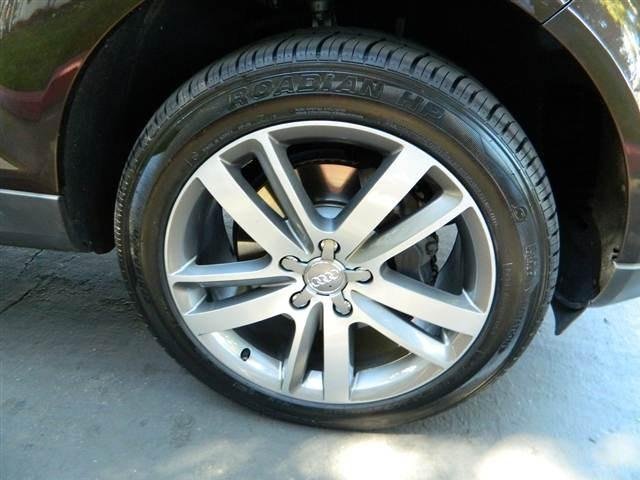 Audi Q7 2011 photo 2