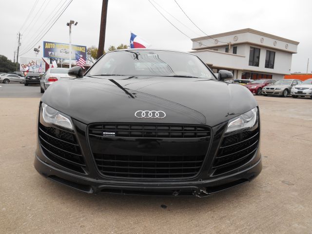Audi R8 2008 photo 2