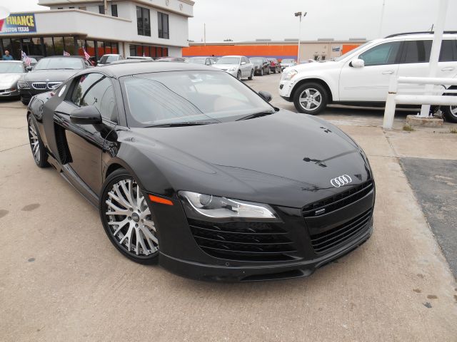 Audi R8 2008 photo 3