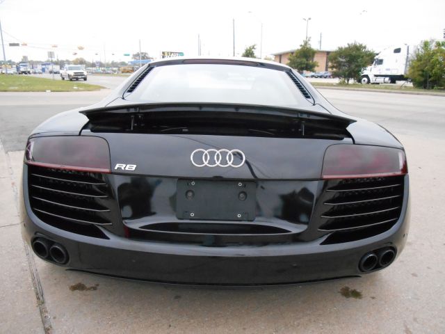 Audi R8 2008 photo 4