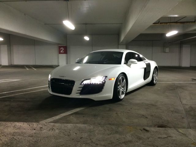 Audi R8 2009 photo 2