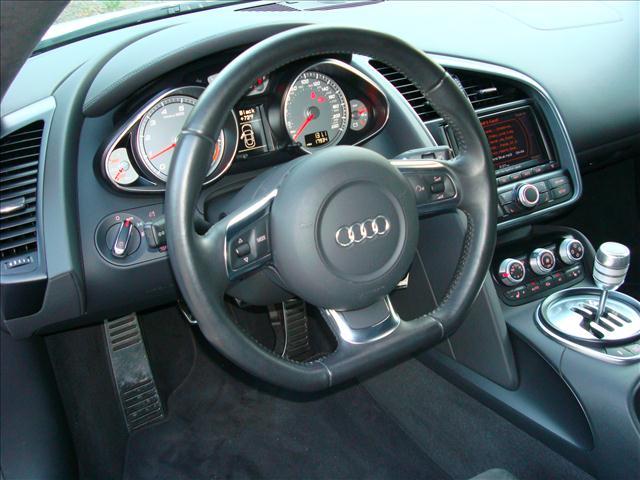 Audi R8 2009 photo 13