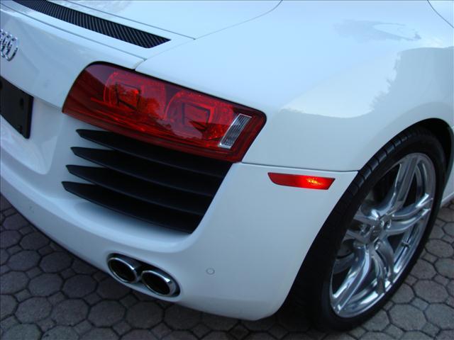 Audi R8 2009 photo 22
