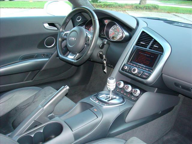 Audi R8 2009 photo 28