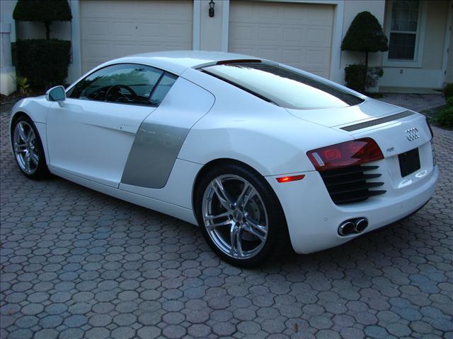Audi R8 2009 photo 30