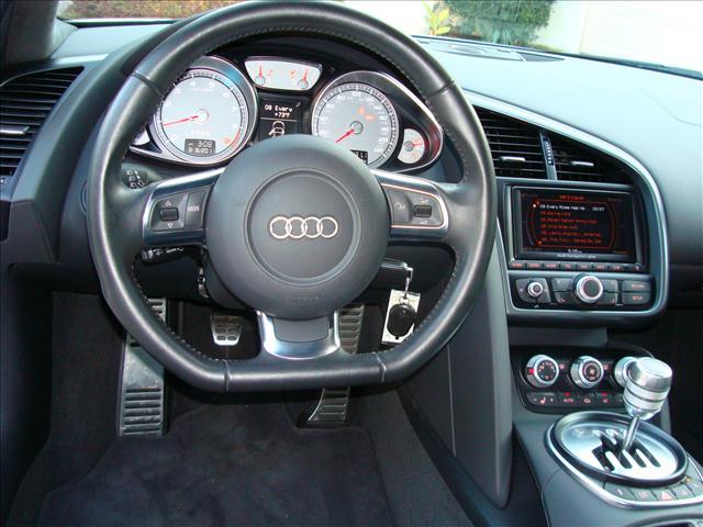 Audi R8 2009 photo 29