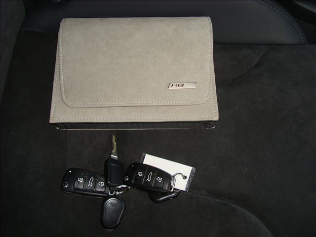 Audi R8 2009 photo 32