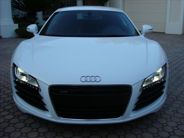 Audi R8 2009 photo 4