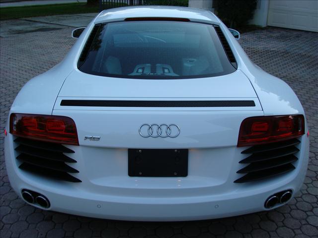 Audi R8 2009 photo 44