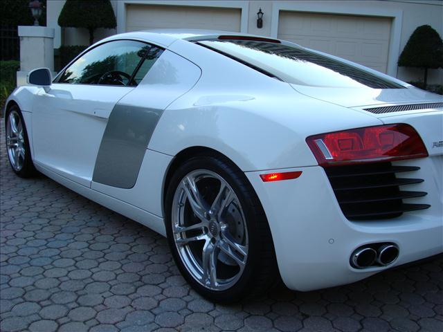 Audi R8 2009 photo 45