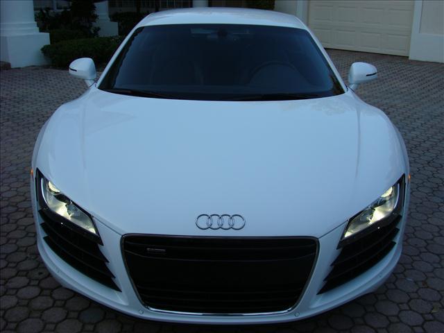 Audi R8 2009 photo 49