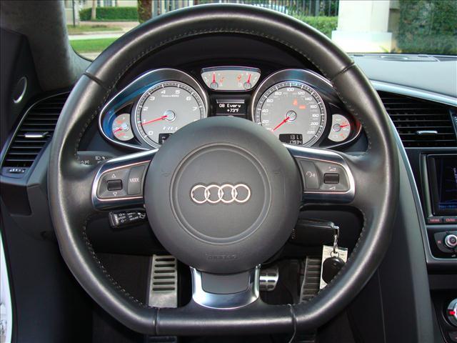 Audi R8 2009 photo 5