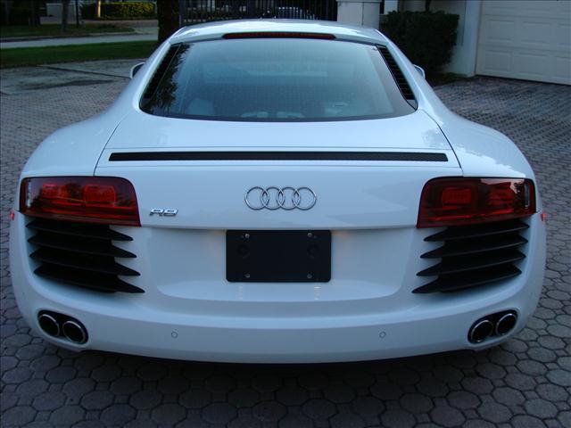 Audi R8 2009 photo 6