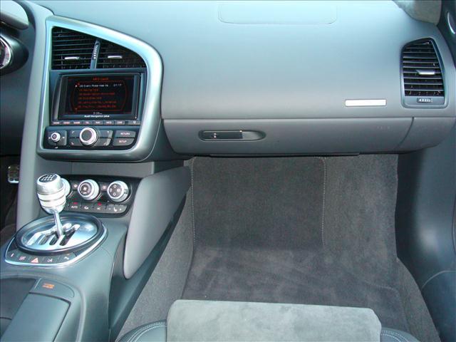 Audi R8 2009 photo 61