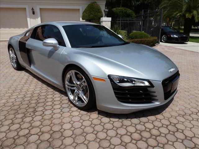 Audi R8 2009 photo 3