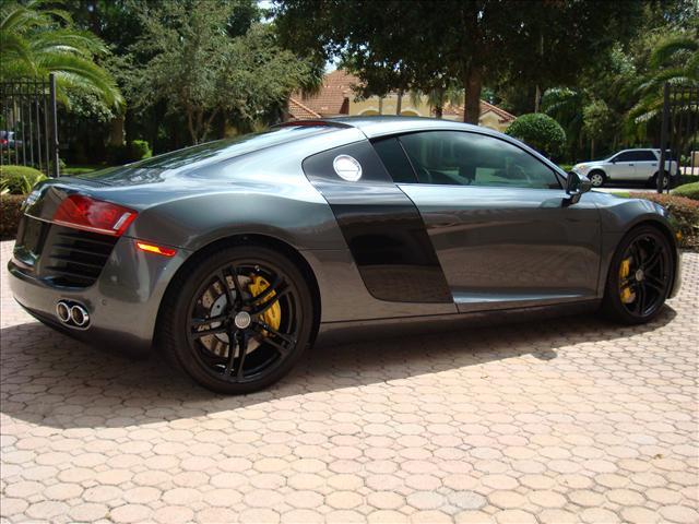 Audi R8 2009 photo 1