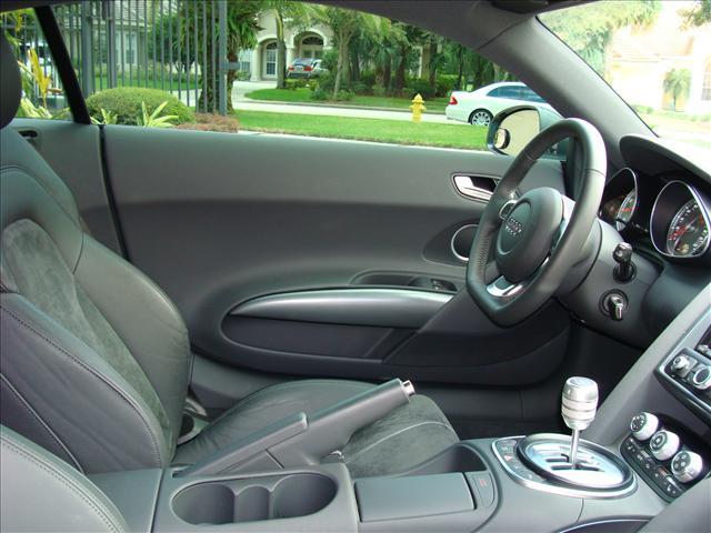 Audi R8 2009 photo 25