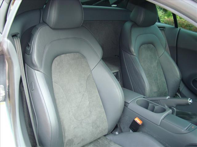 Audi R8 2009 photo 26