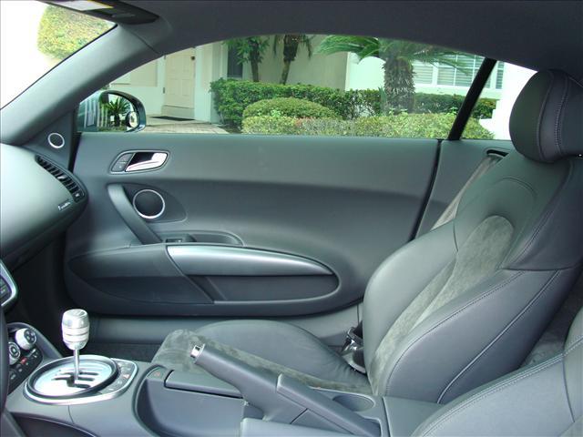 Audi R8 2009 photo 29