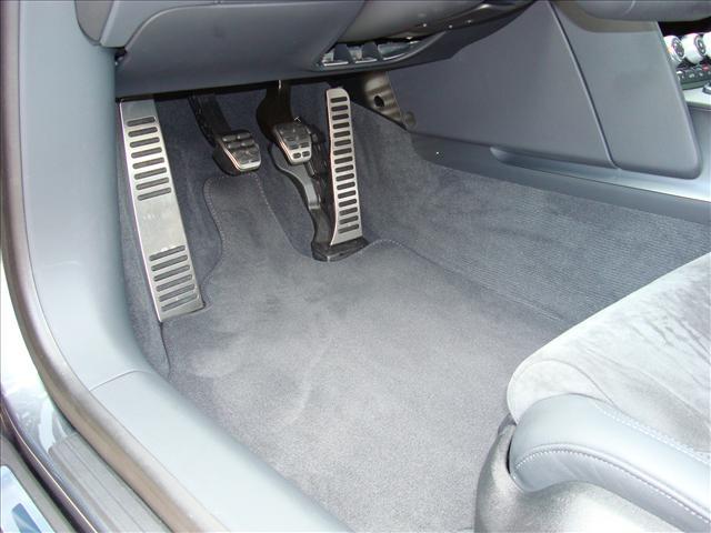 Audi R8 2009 photo 32