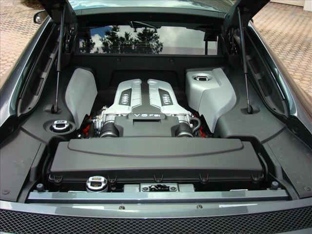 Audi R8 2009 photo 36