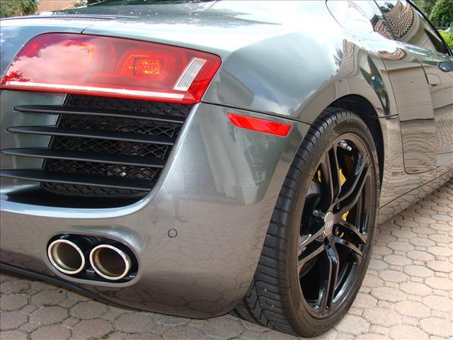 Audi R8 2009 photo 46