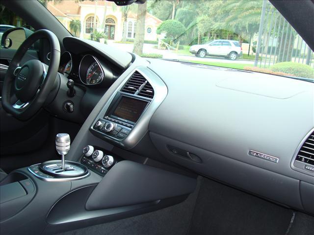 Audi R8 2009 photo 49