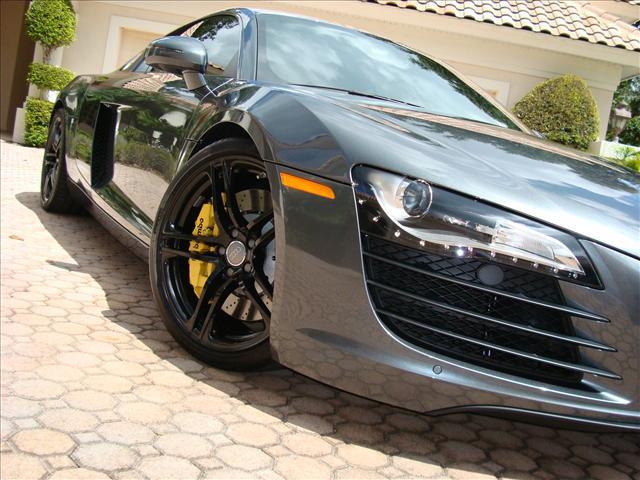 Audi R8 2009 photo 50