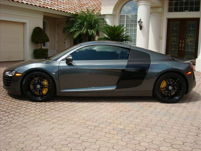 Audi R8 2009 photo 6